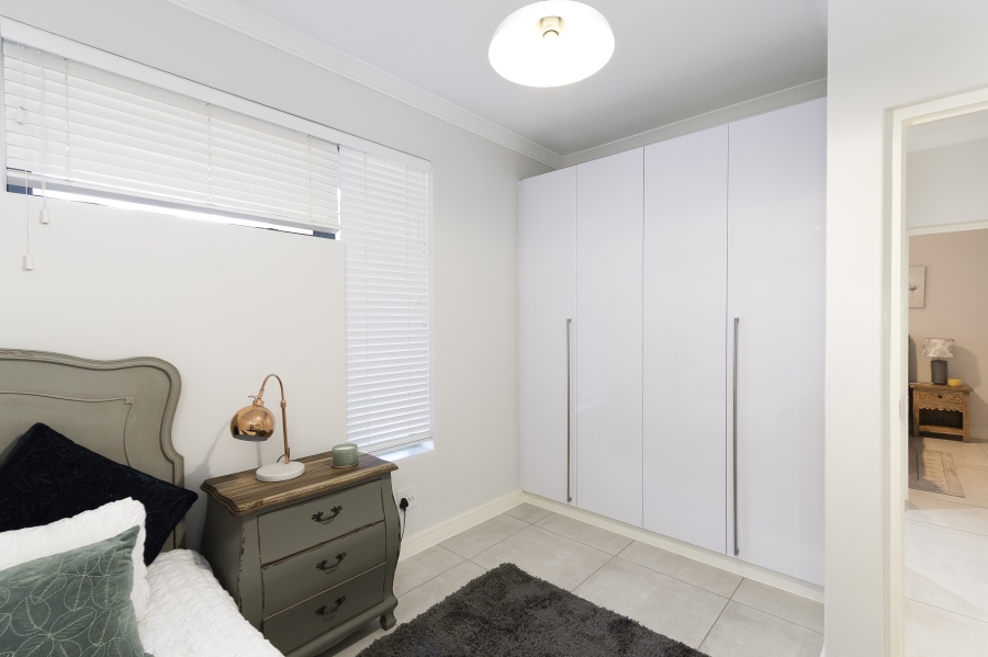 To Let 3 Bedroom Property for Rent in Paardevlei Western Cape